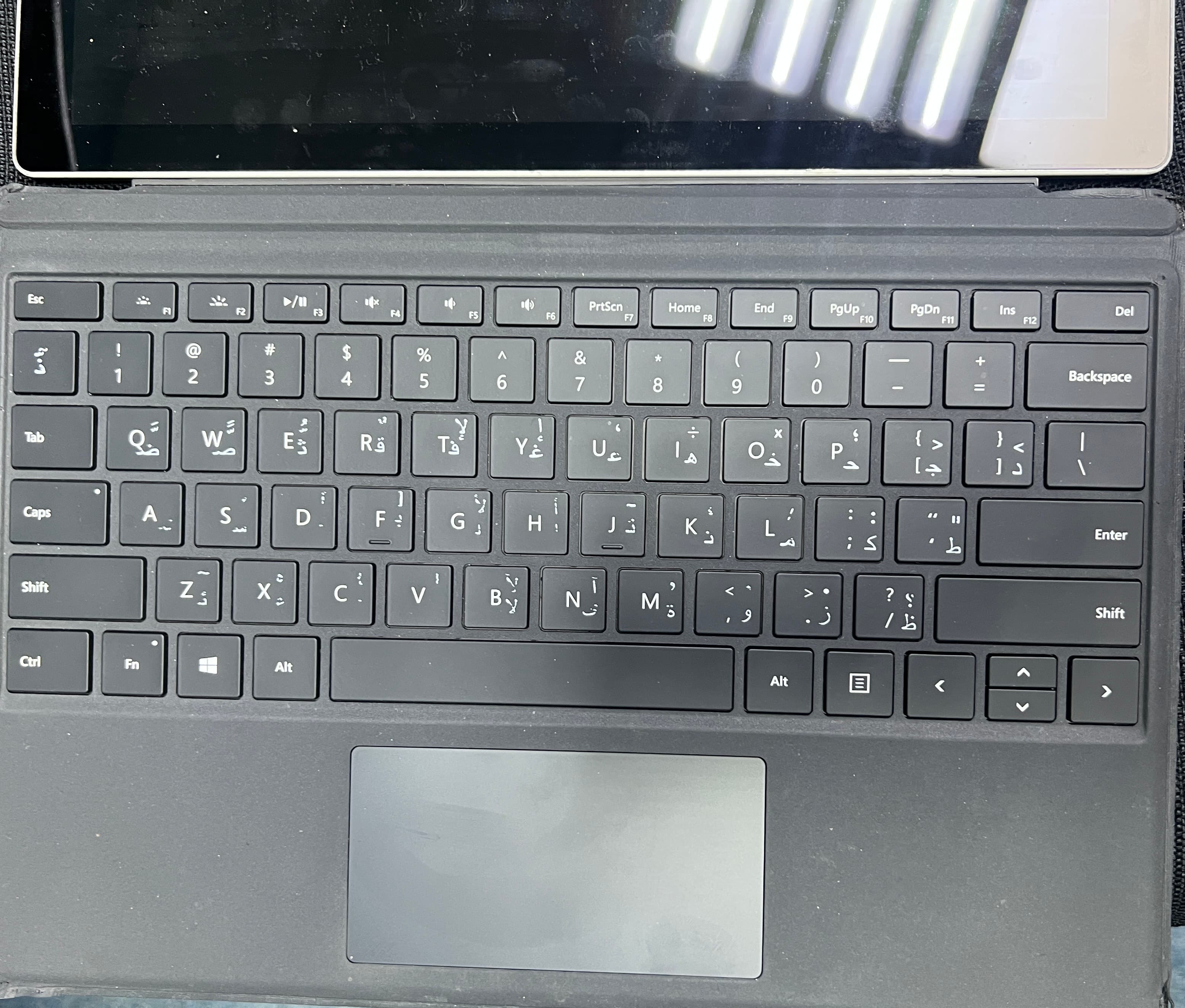 📢 للبيع: جهاز Microsoft Surface Pro 4 مع Office الأصلي 5