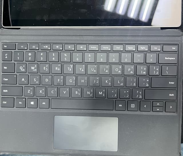📢 للبيع: جهاز Microsoft Surface Pro 4 مع Office الأصلي