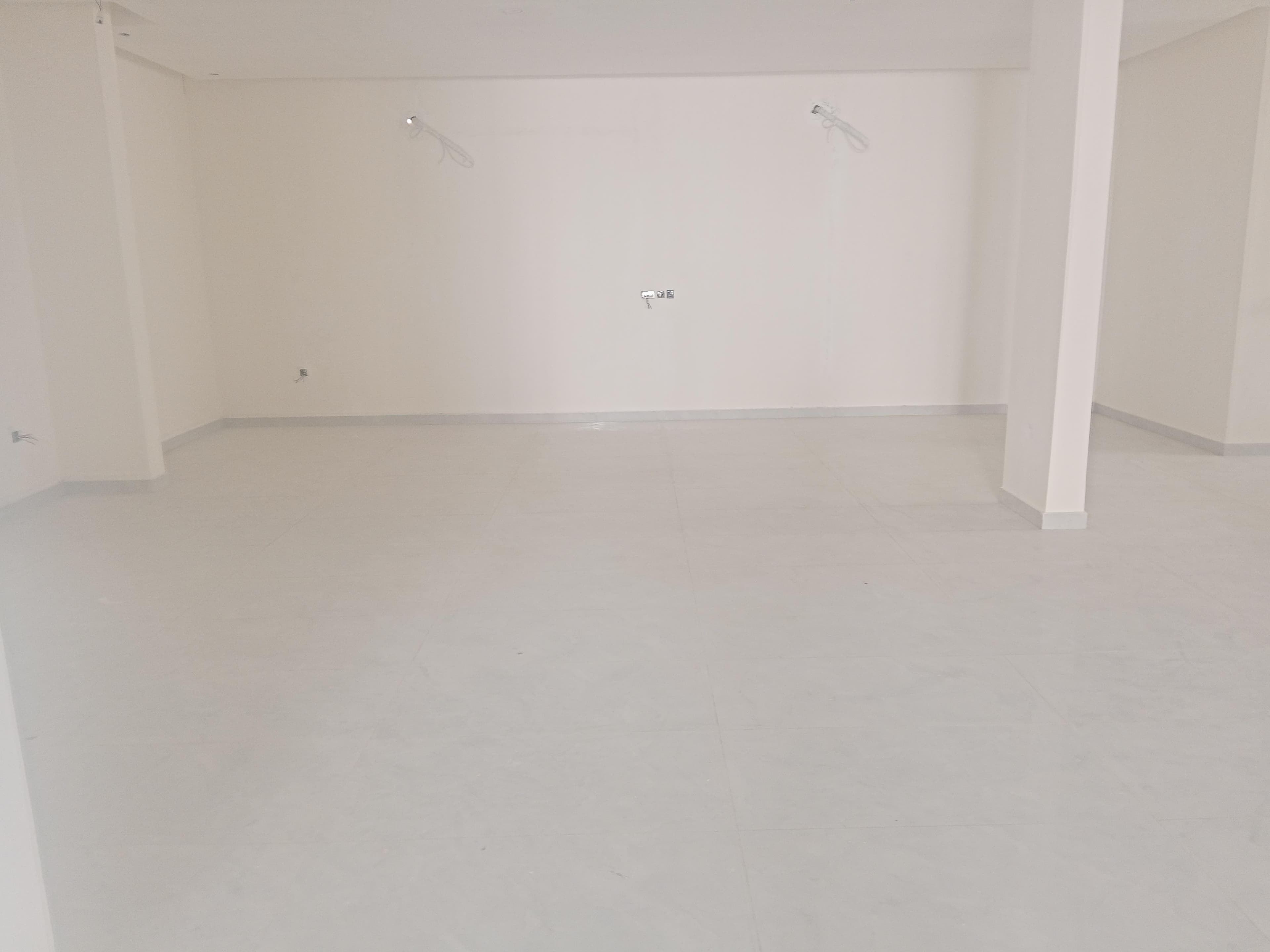 مطلوب حرفيين سيراميك ومساعدين 0