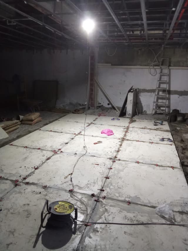 مطلوب حرفيين سيراميك ومساعدين
