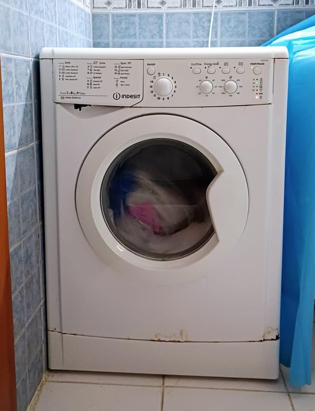 للبيع عفش بيت كامل بحالة ممتازة