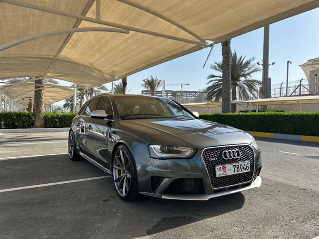 أودي RS4 موديل 2014