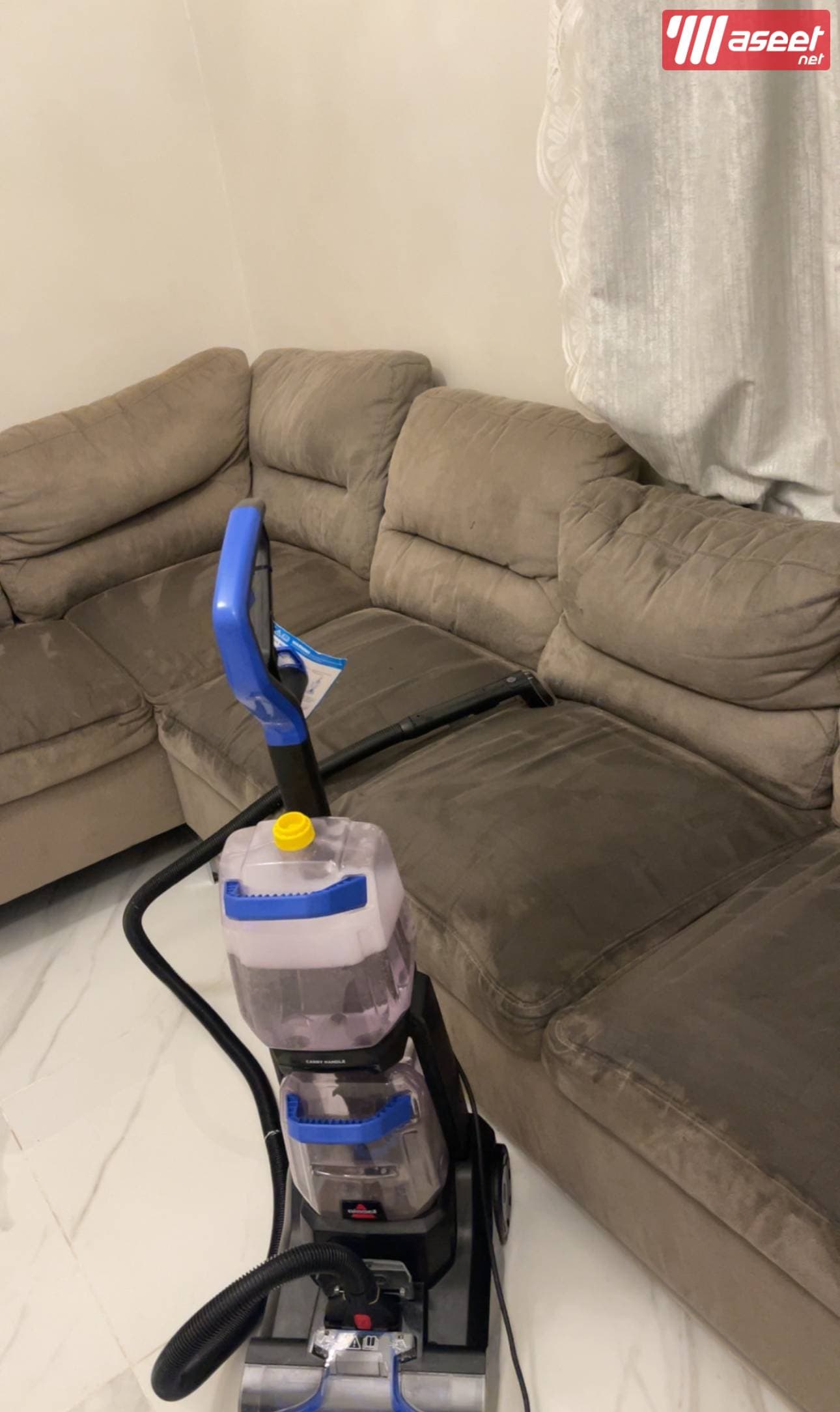 Vacuum cleaner for sweeping and washing carpets  2