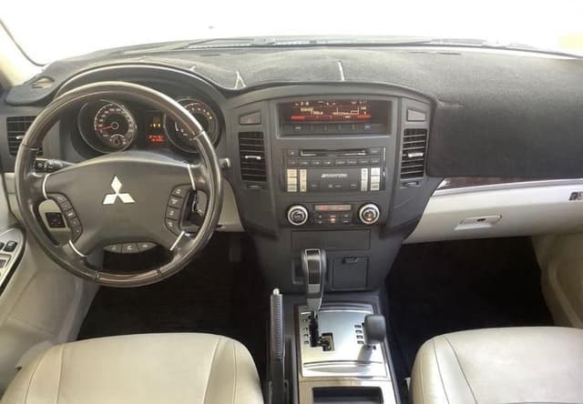 MITSUBISHI PAJERO PLATINUM GC 2014