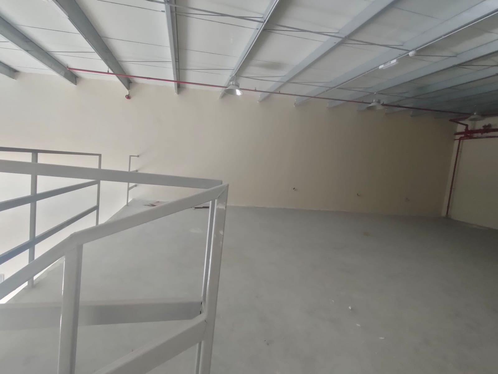  For rent: a distinctive shrubrat group in a strategic location 1