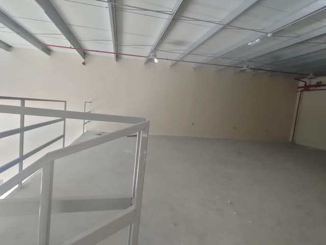  For rent: a distinctive shrubrat group in a strategic location