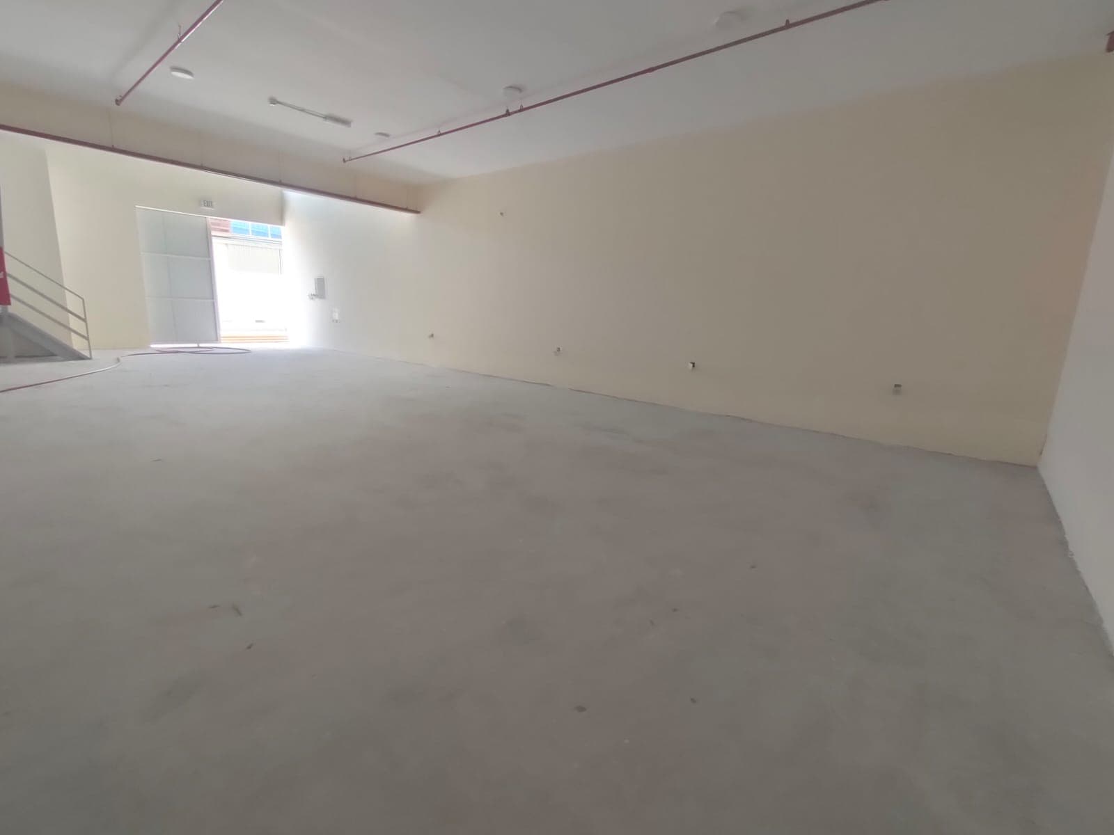 For rent: a distinctive shrubrat group in a strategic location 3