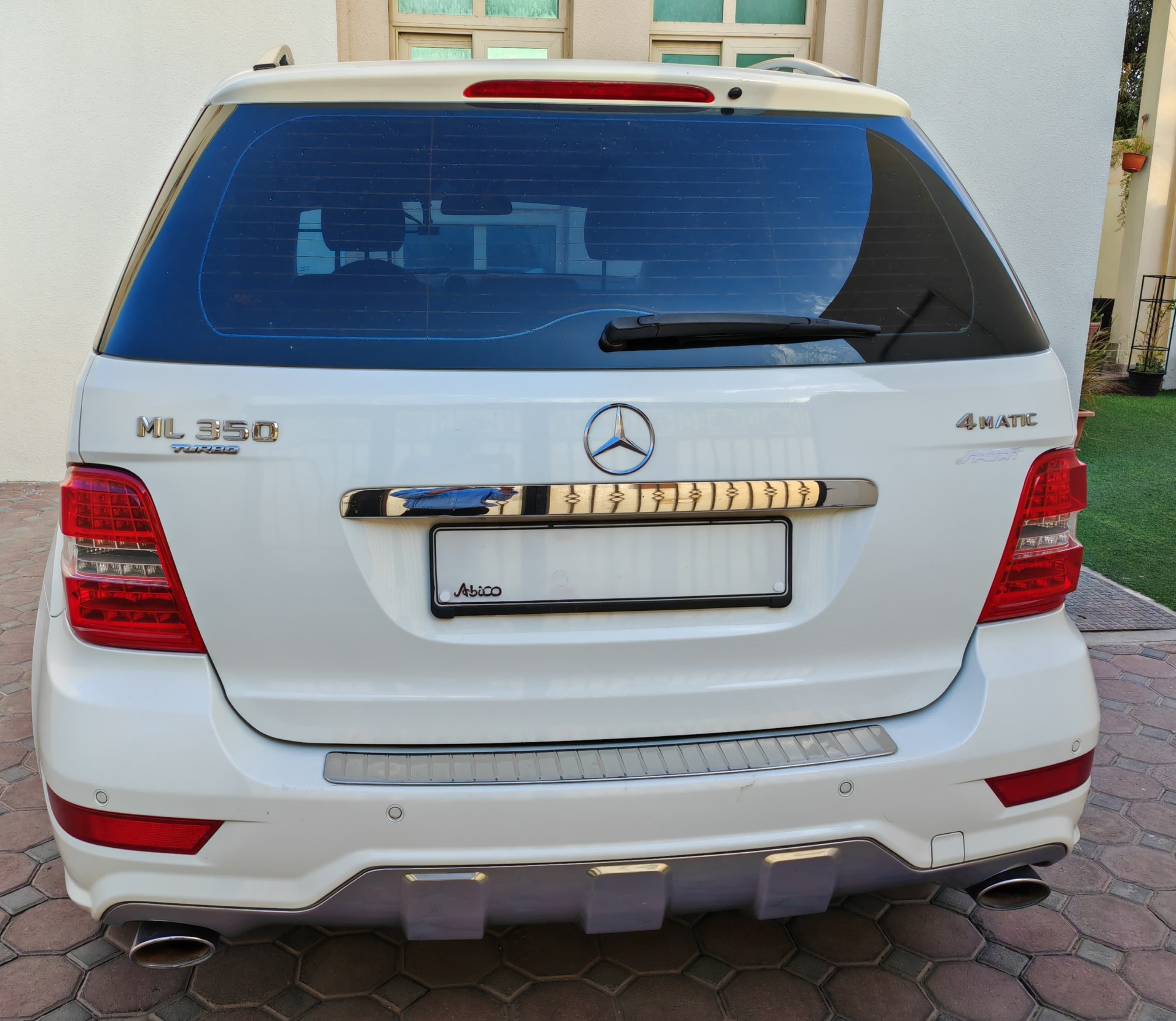 مرسيدس بنز ML 350 موديل 2010 7