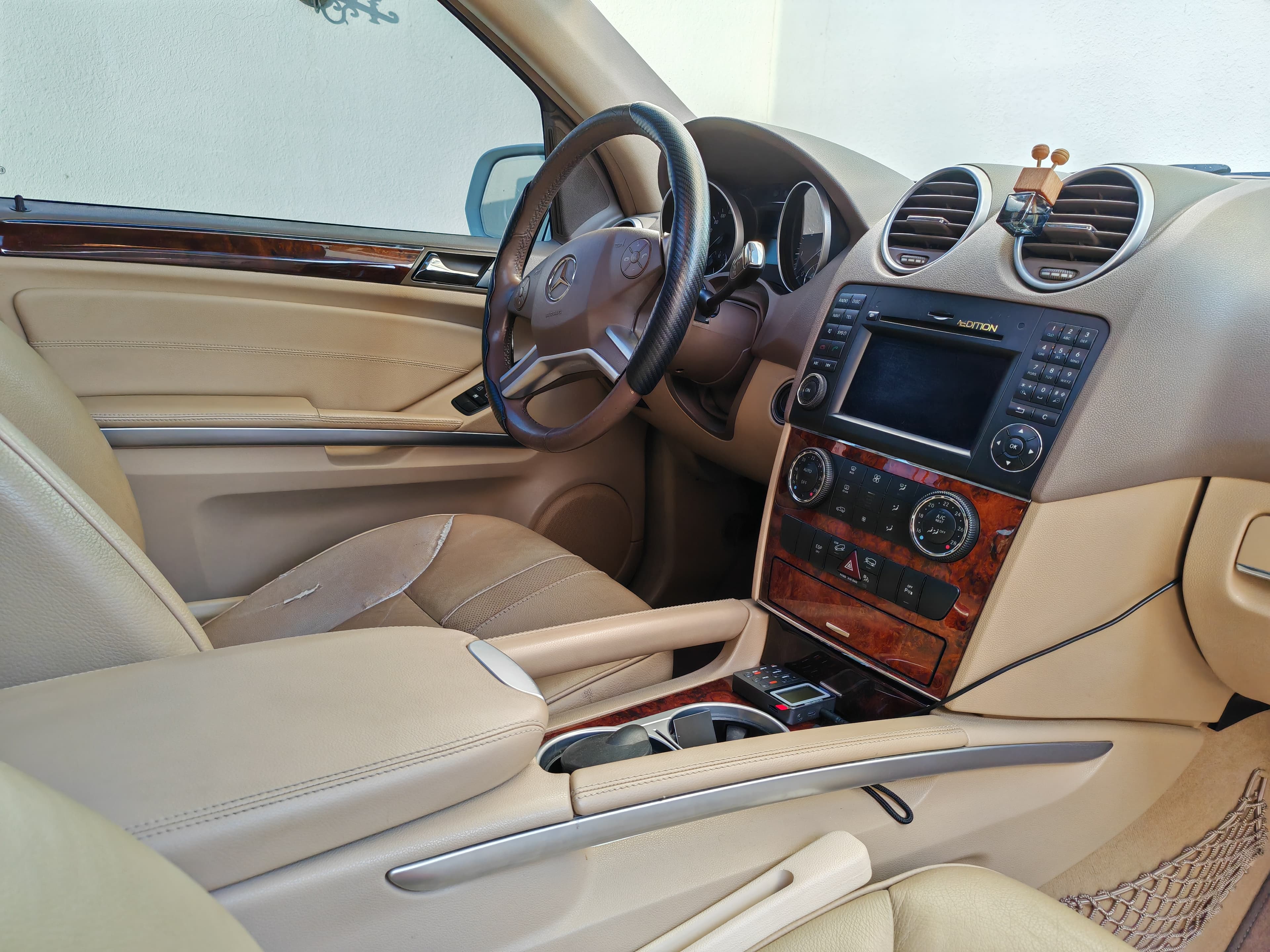 مرسيدس بنز ML 350 موديل 2010 9