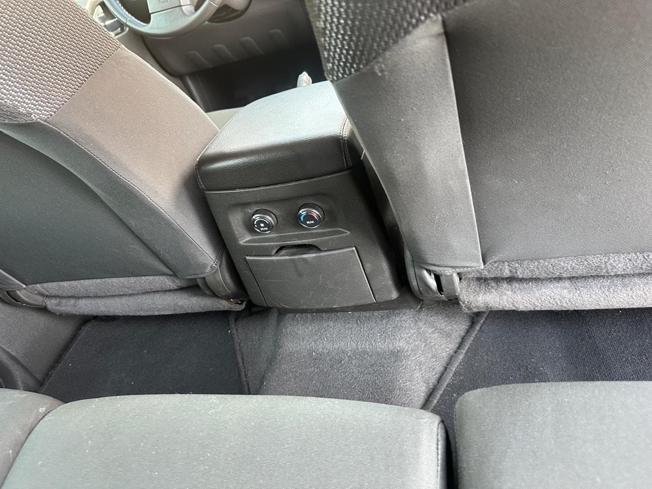  Nissan Pathfinder model 20015 8