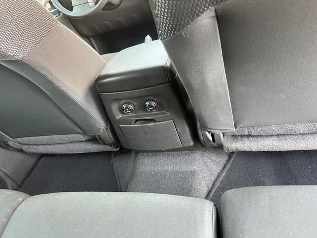  Nissan Pathfinder model 20015