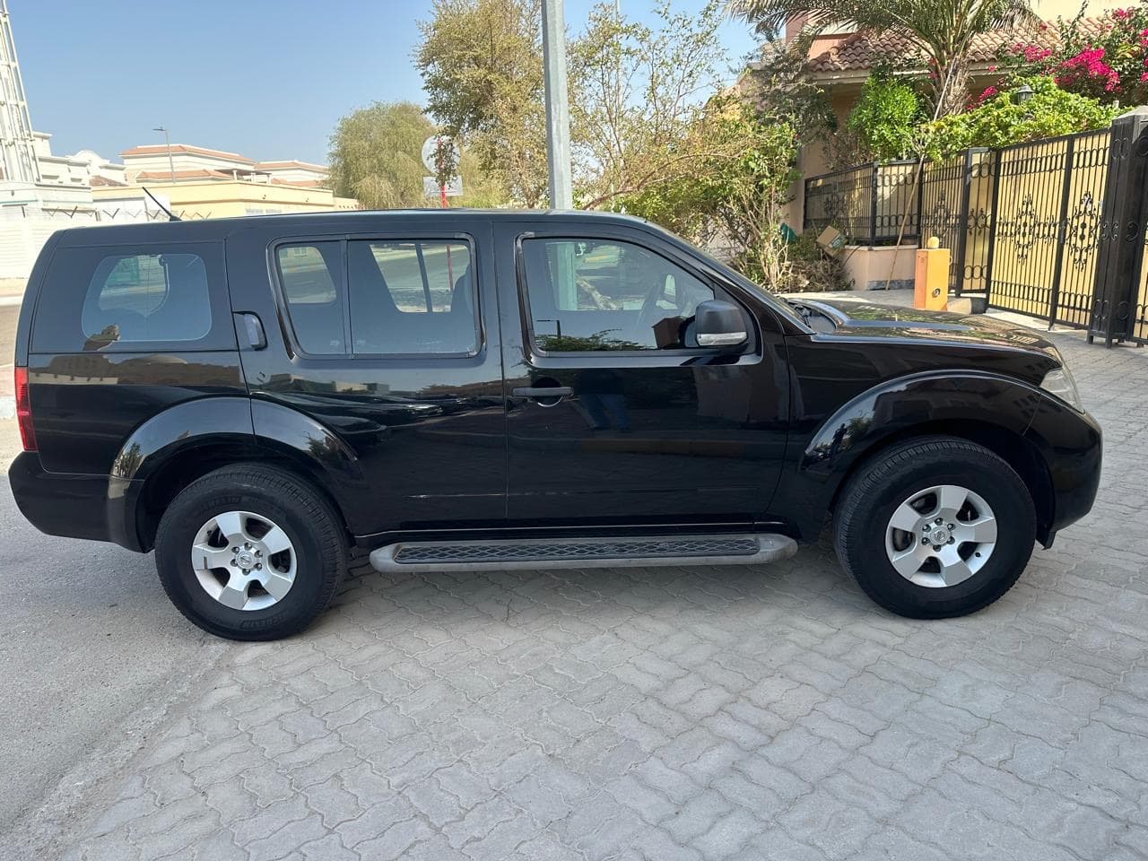  Nissan Pathfinder model 20015 10