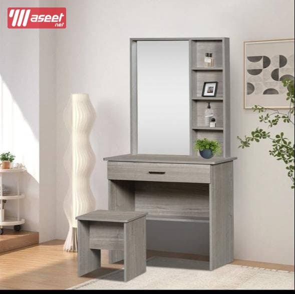 Dresser with chair and bedside table in excellent condition