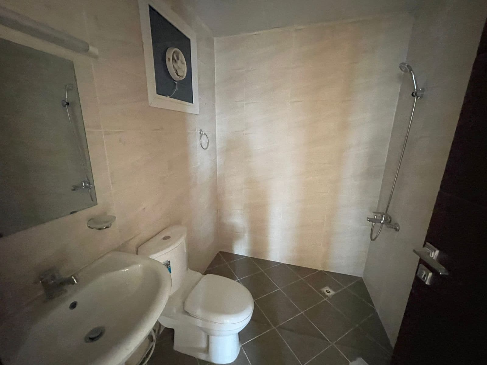 Apartment for annual rent - Sharjah near Megamall 7