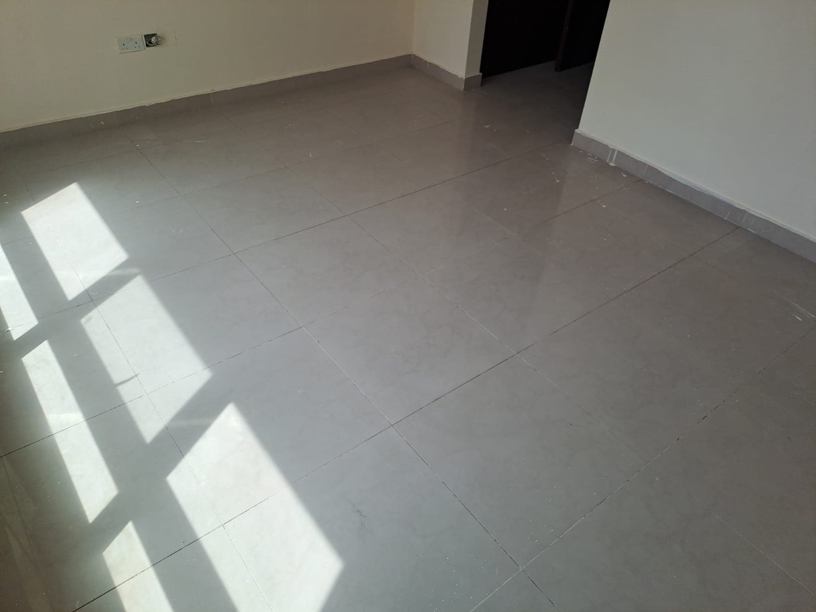 Apartment for rent in the suburb of Al Heera 0