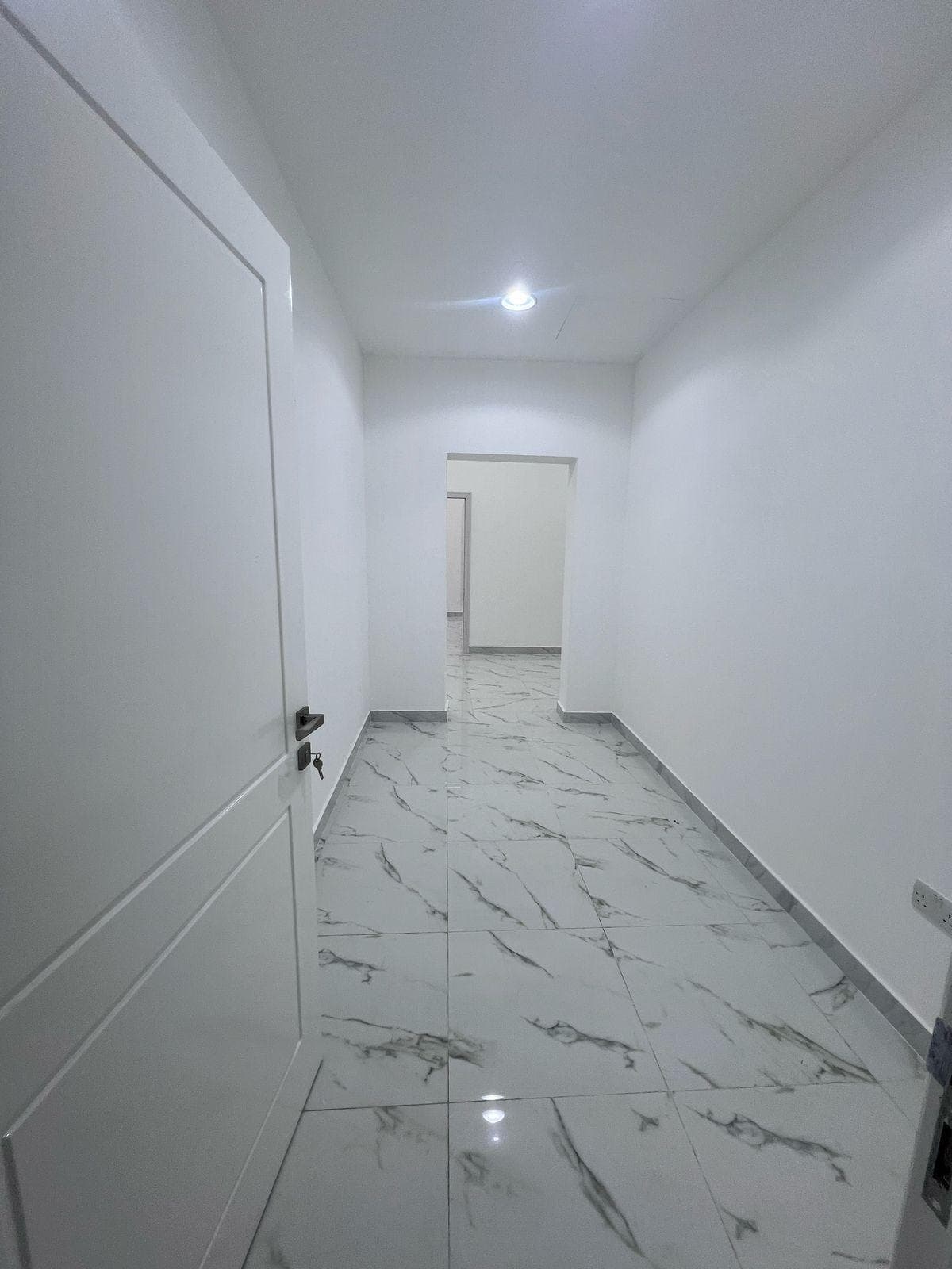 A room, a hall and a distributor in Riyadh 0