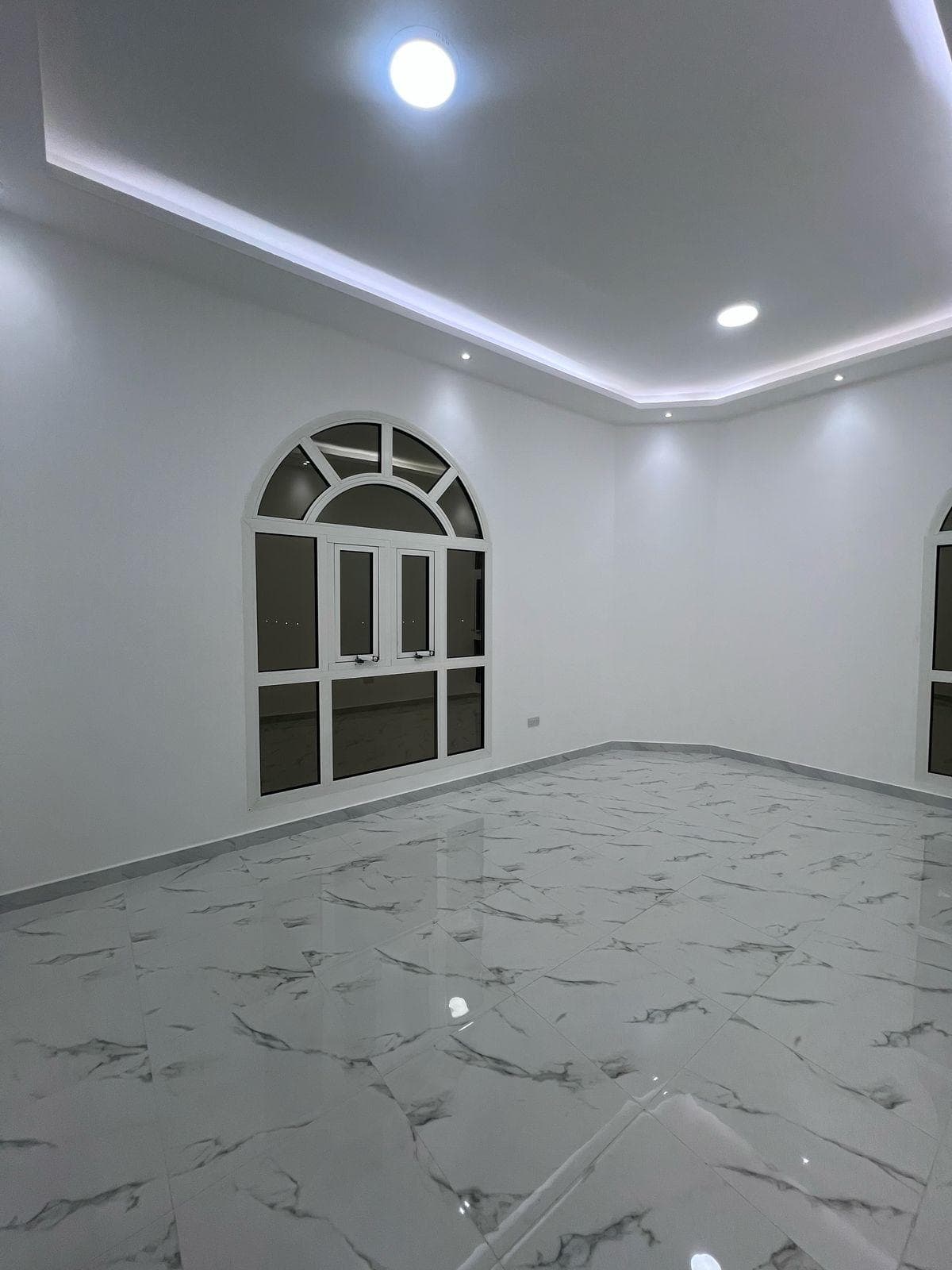 A room, a hall and a distributor in Riyadh 2