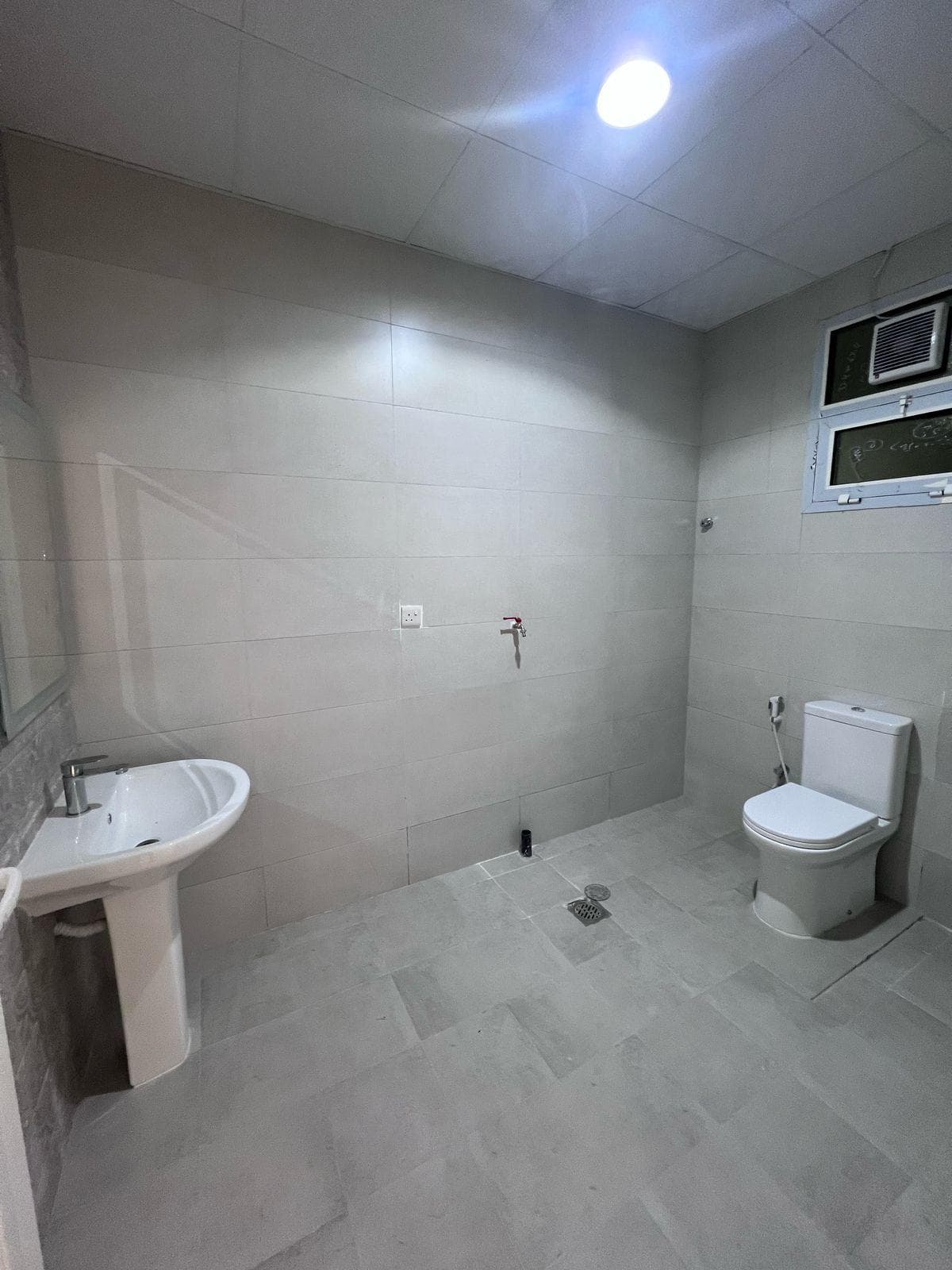 A room, a hall and a distributor in Riyadh 4