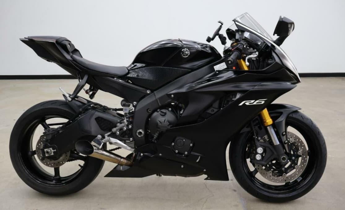 2017 ياماها R6  1