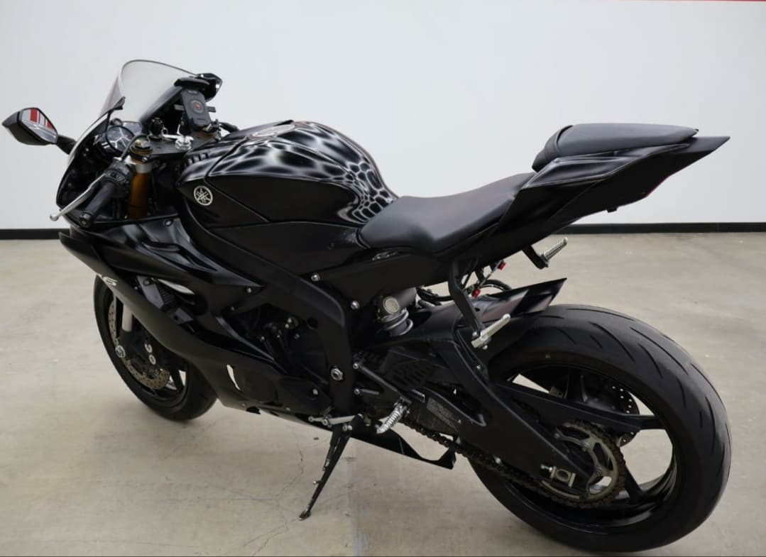 2017 ياماها R6  3