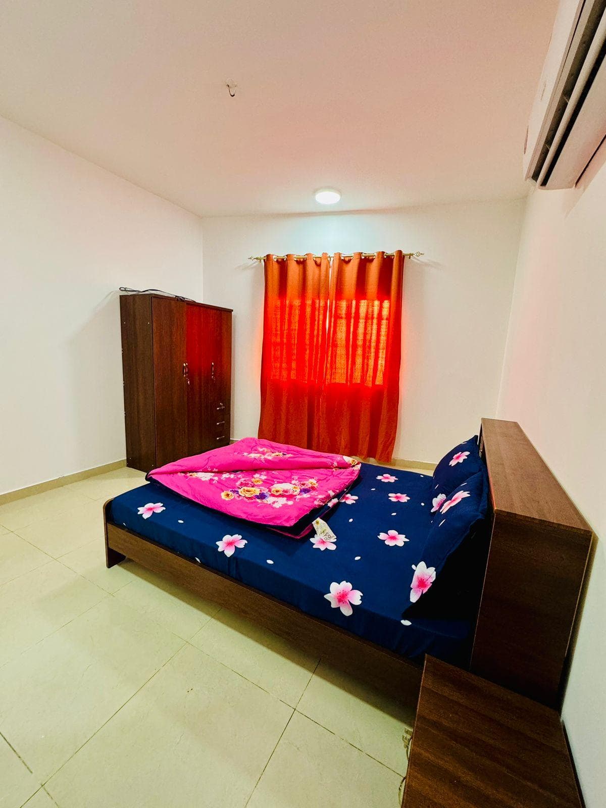 For rent an apartment in Nakheel 1