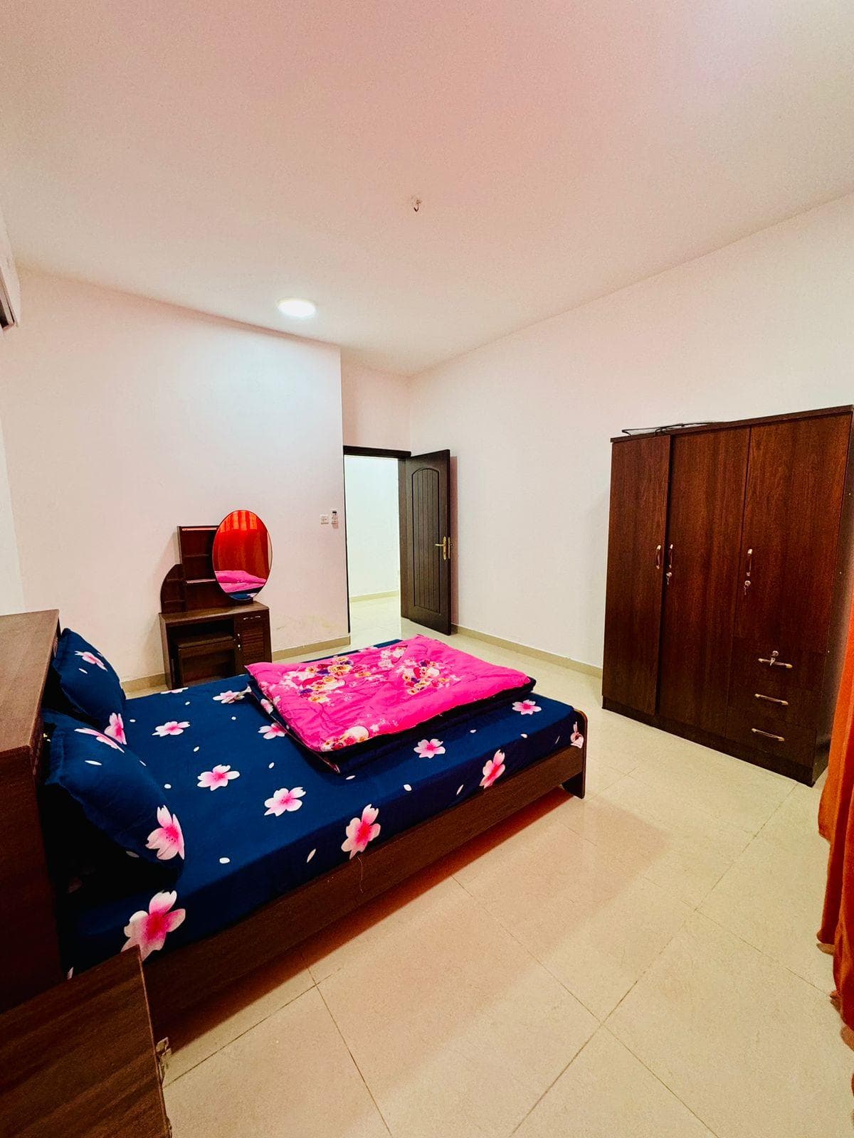 For rent an apartment in Nakheel 2