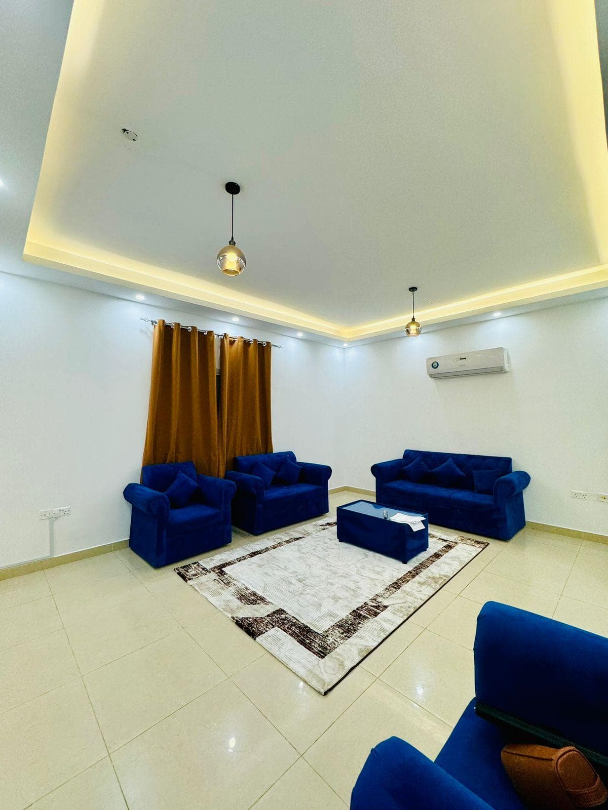 For rent an apartment in Nakheel 5