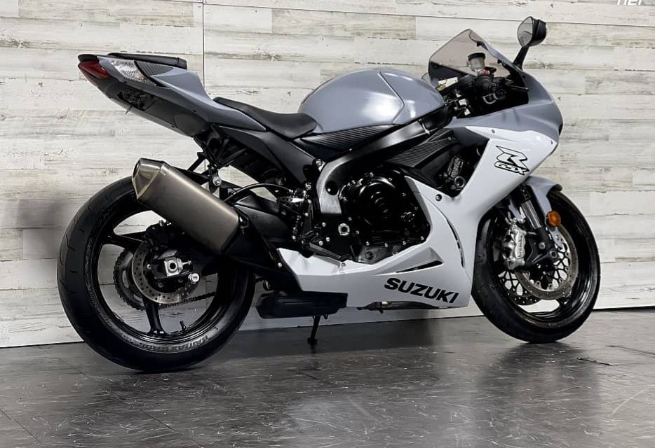 2022 Suzuki GSXR 1