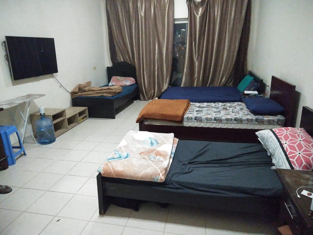 There are beds available in a master room with a bathroom  1