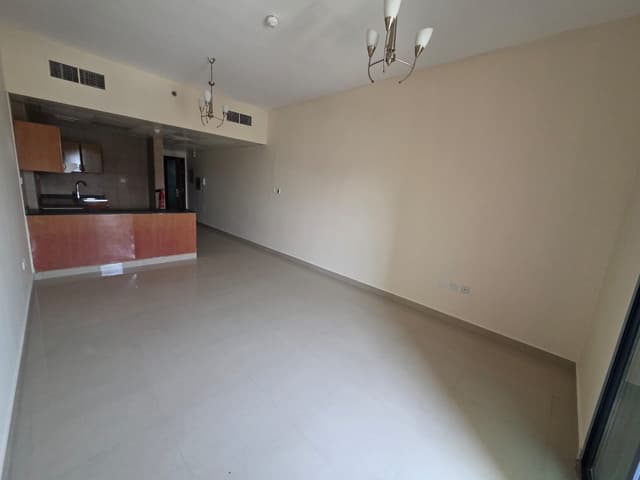 A spacious and distinctive studio for annual rent
