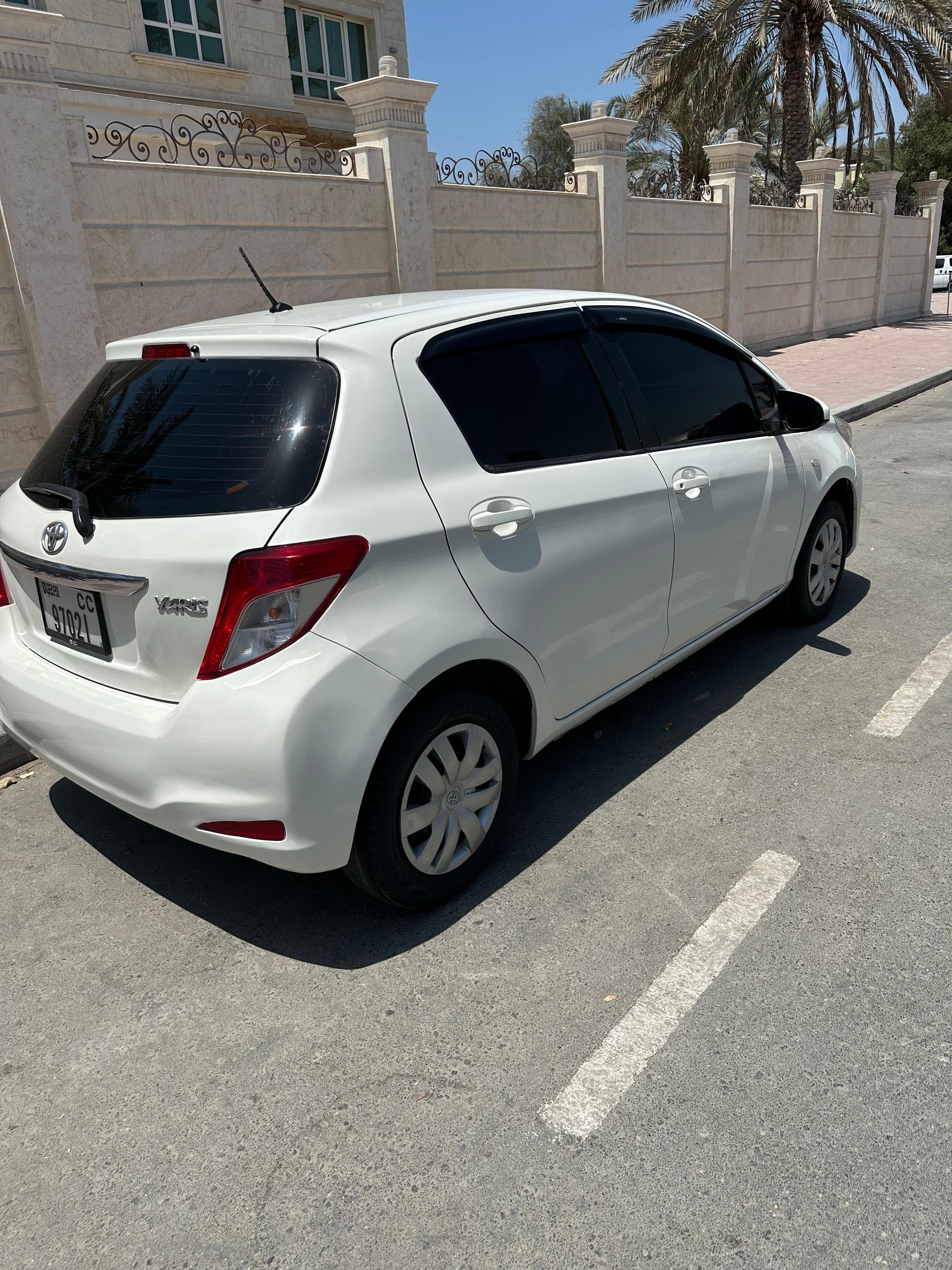 تويوتا ياريس 2014 8