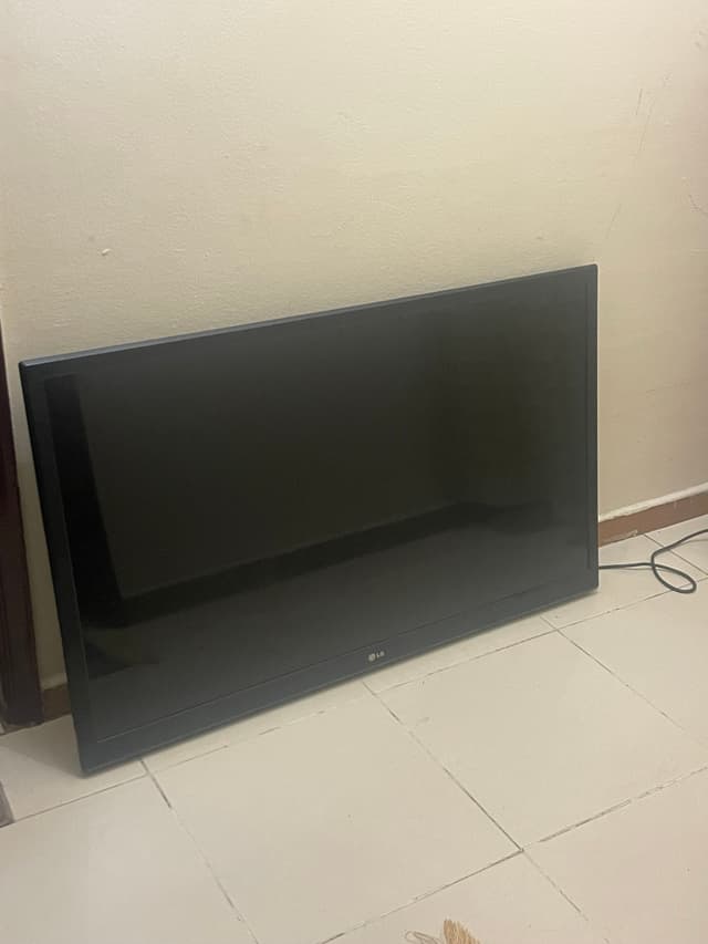 شاشه LG شبه ذكيه للبيع 43 بوصة