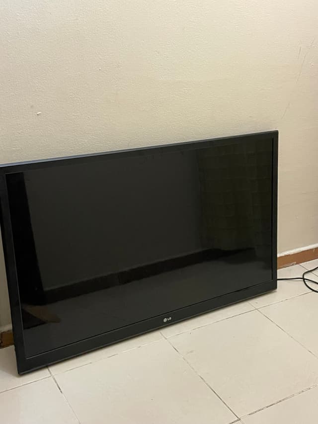 شاشه LG شبه ذكيه للبيع 43 بوصة