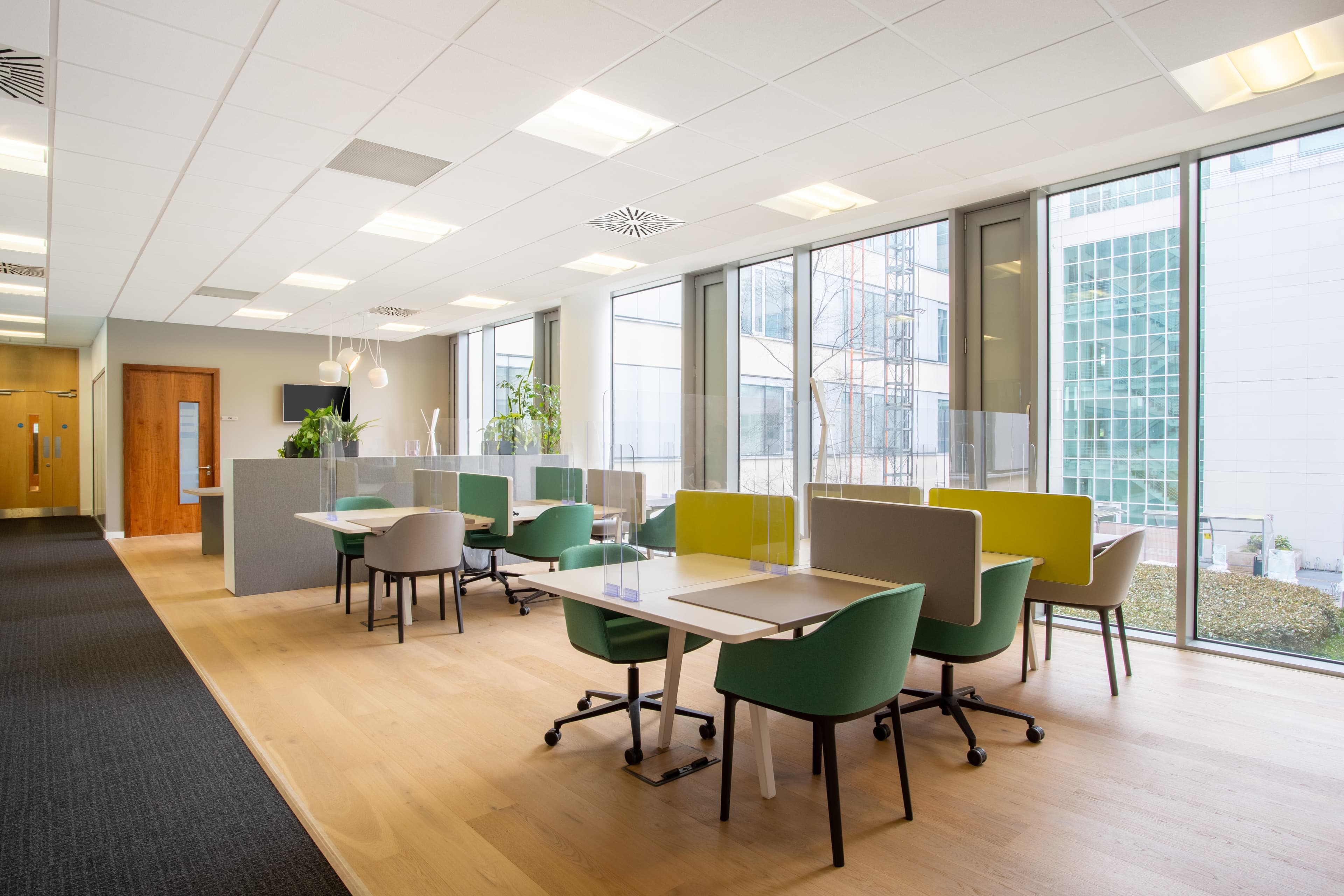 Book a reserved coworking spot or hot desk in ABU DHABI, Airport Road 0