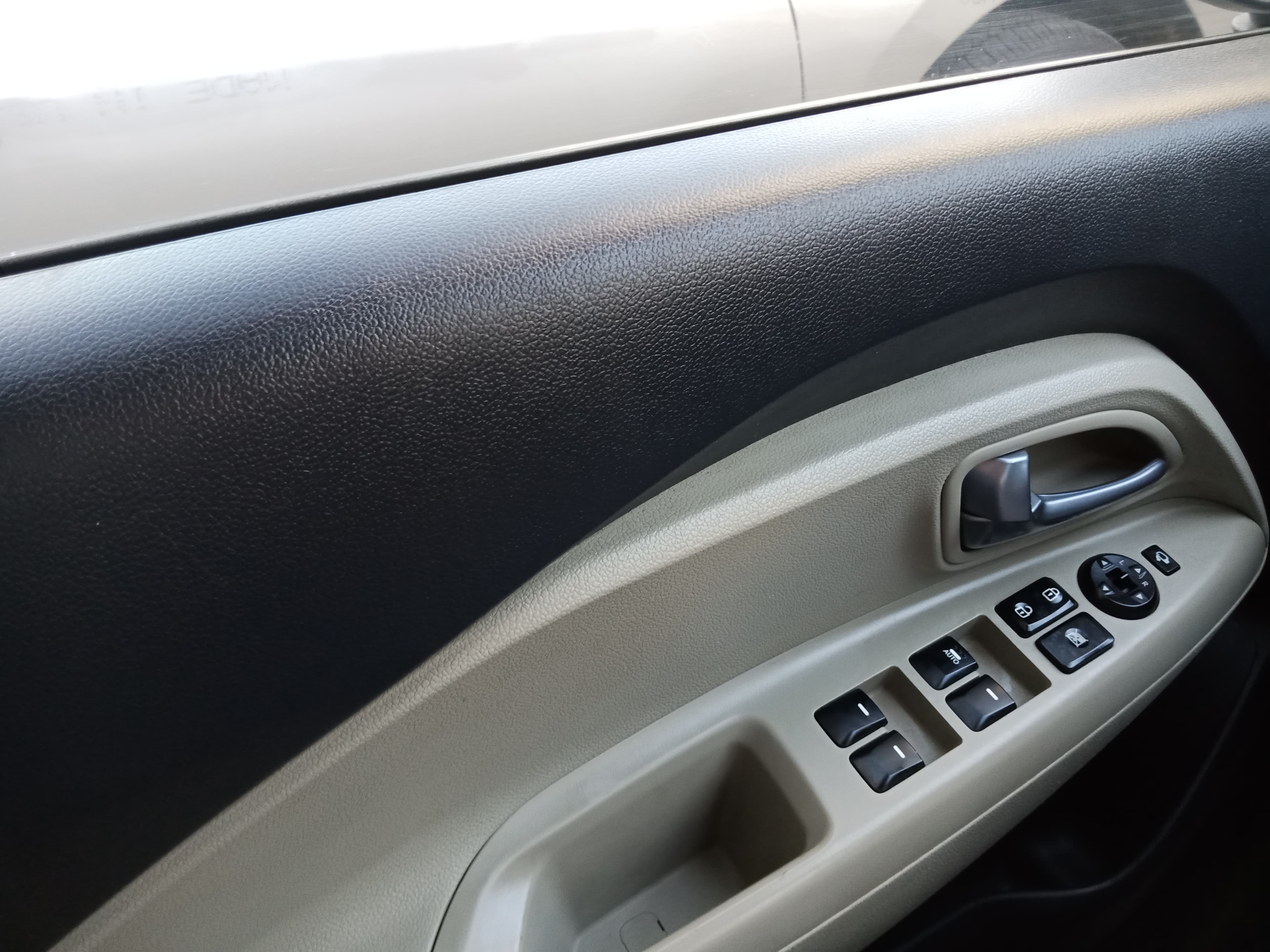 Kia Rio Sedan 2013 GCC 5
