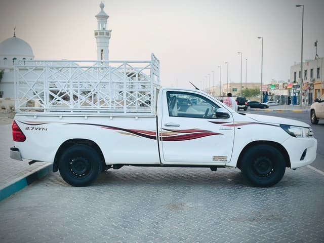 تويوتا هايلوكس V4 2.7L موديل 2020