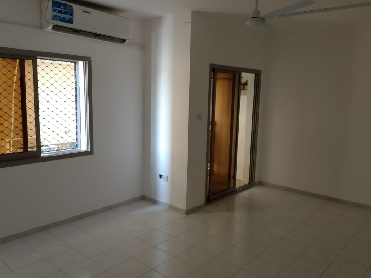 For rent an apartment in the heart of Al Qasimia, Al Ashgar market 5