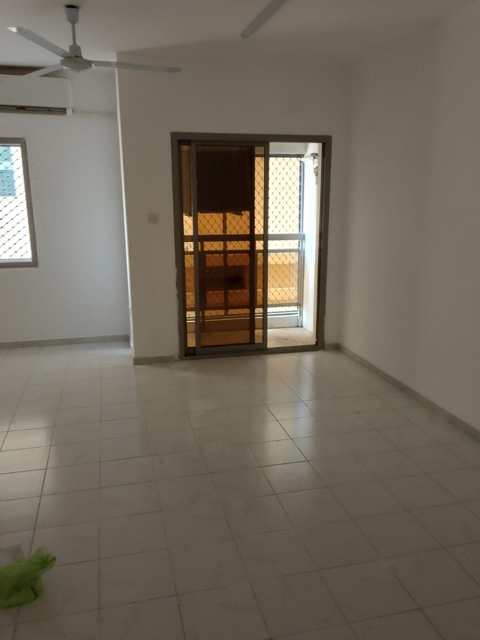 For rent an apartment in the heart of Al Qasimia, Al Ashgar market 0