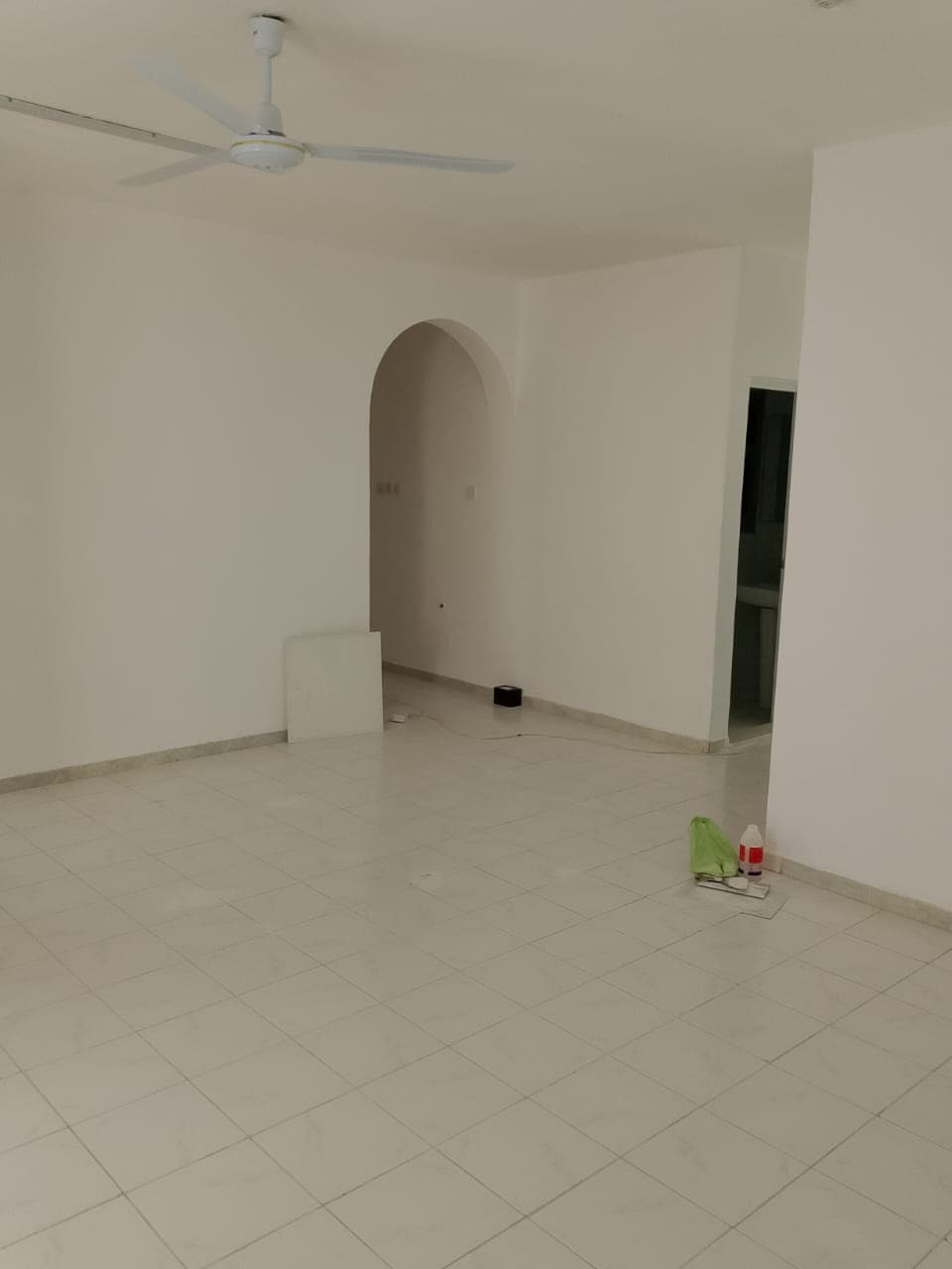 For rent an apartment in the heart of Al Qasimia, Al Ashgar market 2