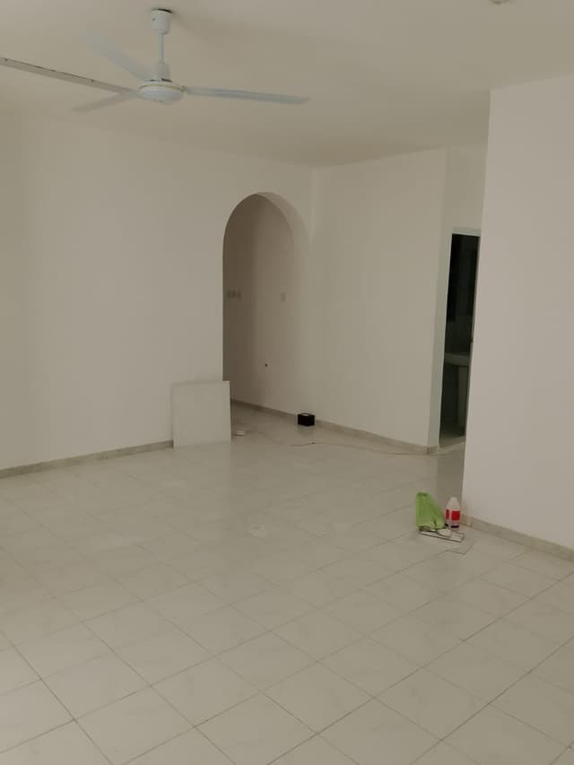 For rent an apartment in the heart of Al Qasimia, Al Ashgar market