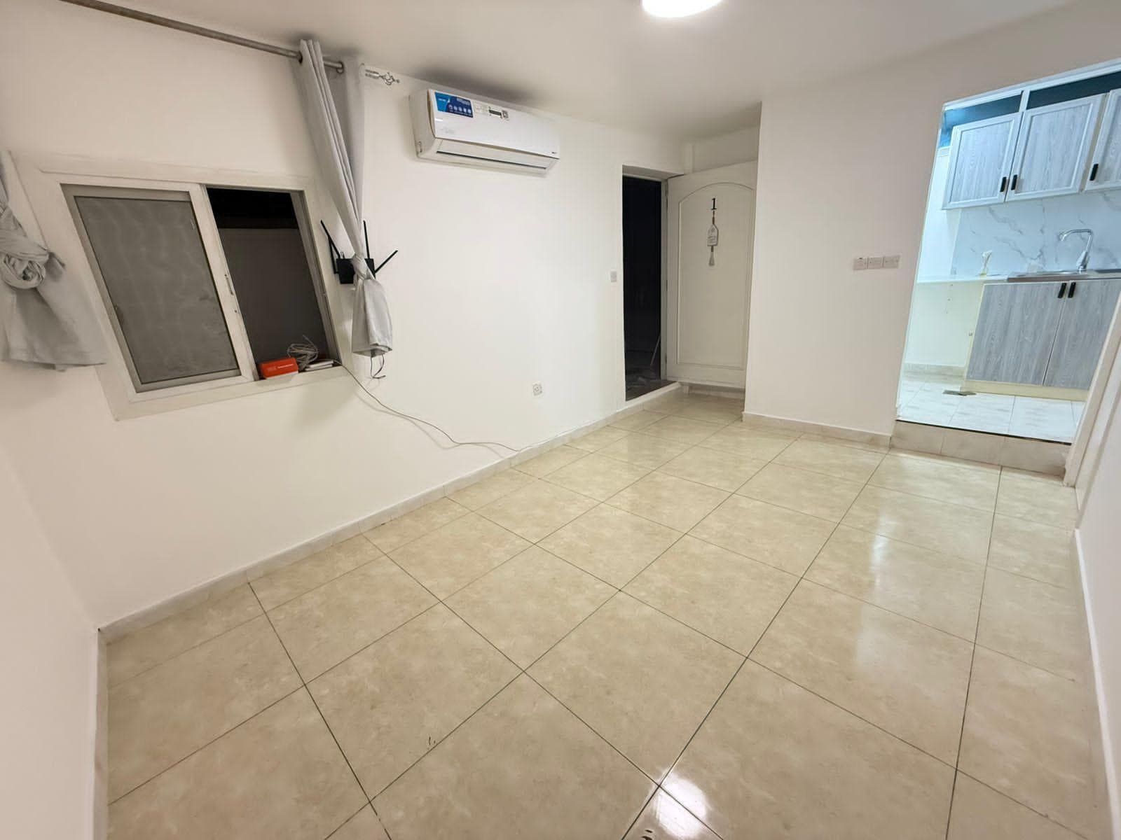 For rent a one bedroom apartment and a hall on Airport Street 2