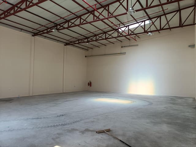 Showroom and warehouse for rent in Umm Al Quwain