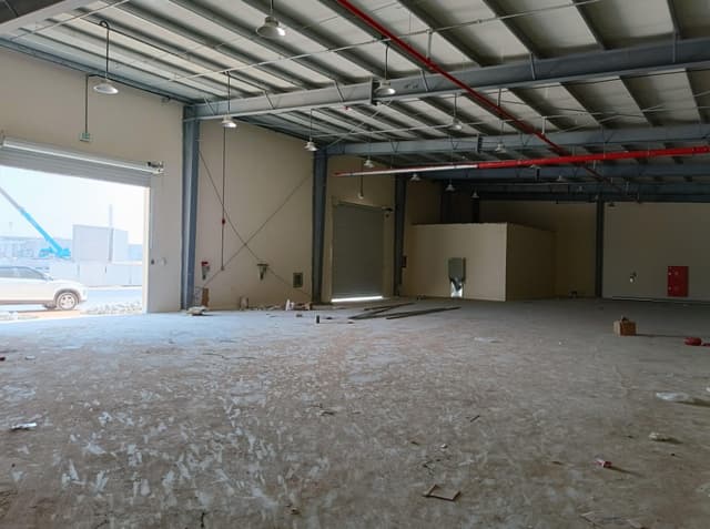 Showroom and warehouse for rent in Umm Al Quwain