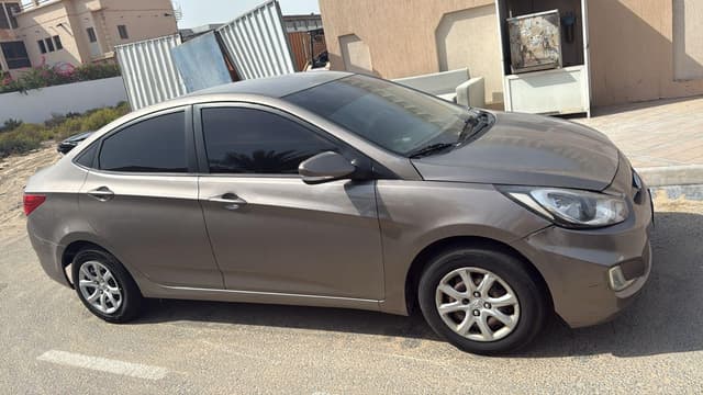 HYUNDAI ACCENT 2013