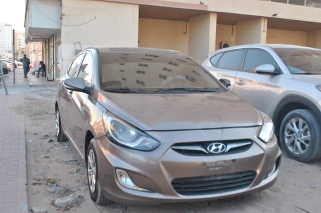 HYUNDAI ACCENT 2013