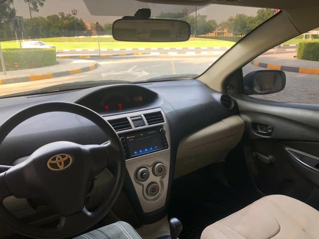 YARIS 2008  