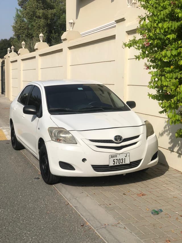 YARIS 2008  