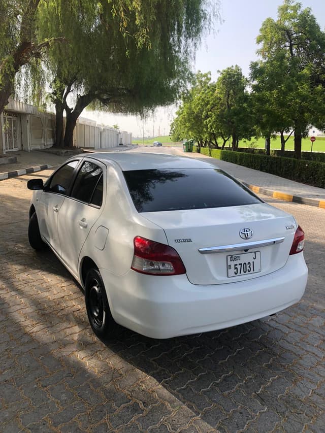 YARIS 2008  