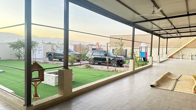 للبيع استراحه في خت راس الخيمه