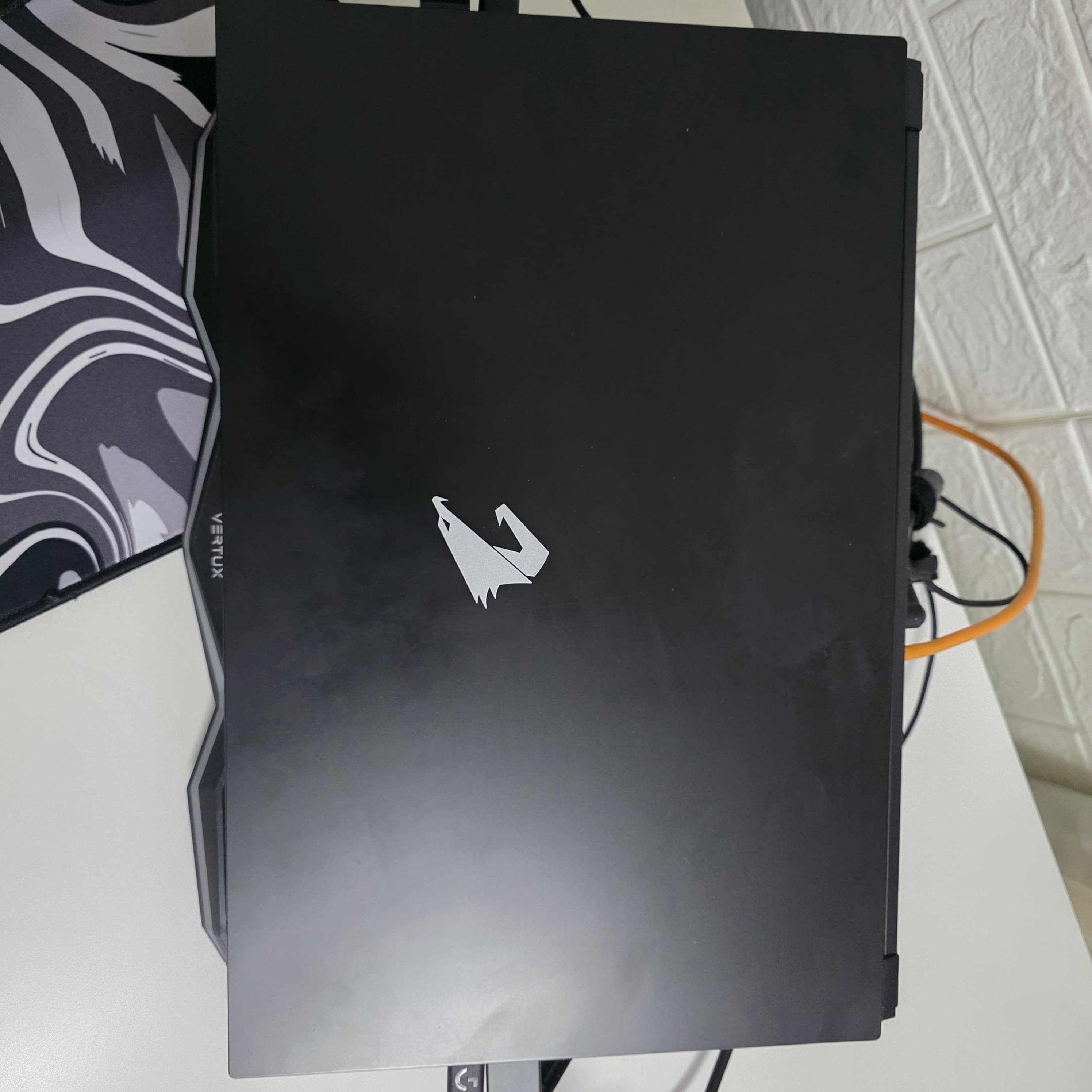 AORUS 7 KB gaming laptop for sale in excellent condition 0